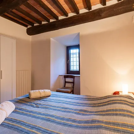 Valentia Apartment *